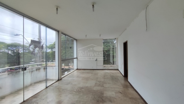 Excelente Casa Comercial - Centro