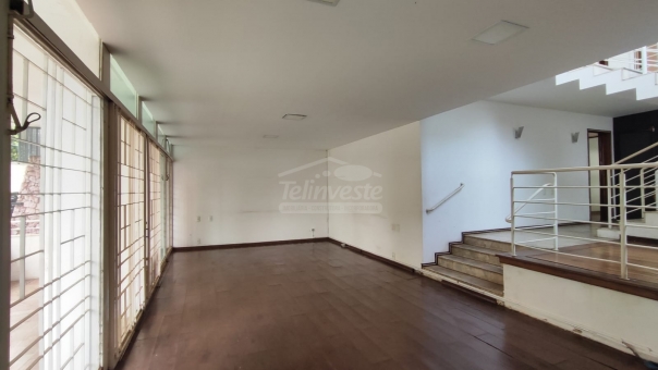 Excelente Casa Comercial - Centro