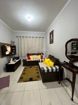 CASA NO JARDIM PINHEIROS