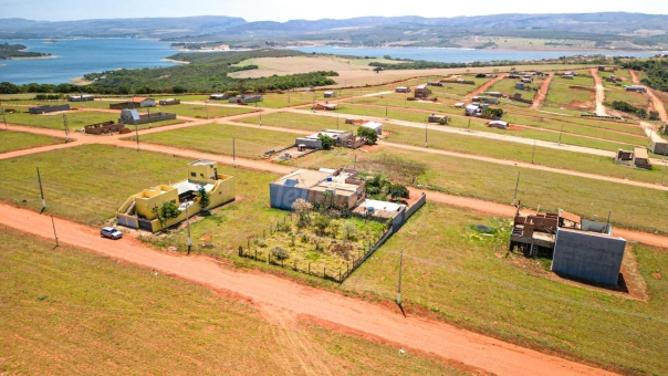 Excelente lote a venda pr&oacute;ximo da estrada de Guap&eacute;