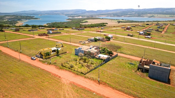 Excelente lote a venda pr&oacute;ximo da estrada de Guap&eacute;