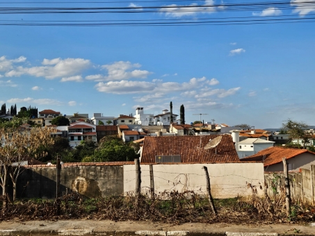LOTE NO JARDIM SAT&Eacute;LITE
