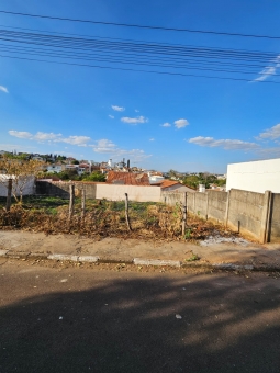 LOTE NO JARDIM SAT&Eacute;LITE