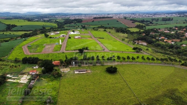EXCELENTE LOTE A VENDA NO CONDOMINIO BOM SUCESSO 