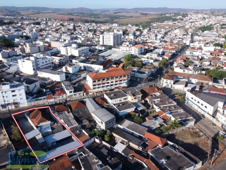 CASA NA RUA DOS PIANTINOS PR&Oacute;XIMO A BRAND&Otilde;ES