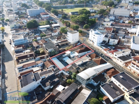 CASA NA RUA DOS PIANTINOS PR&Oacute;XIMO A BRAND&Otilde;ES