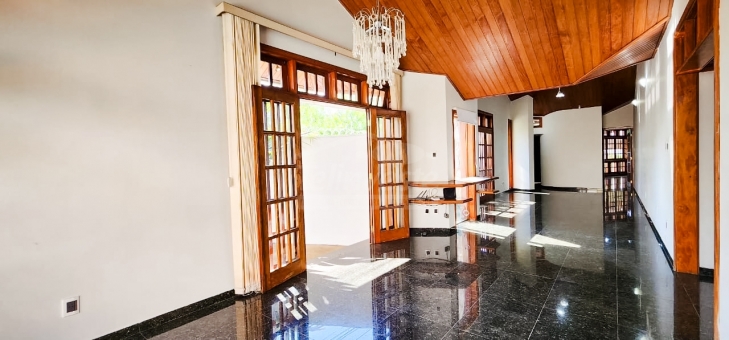 Casa - Bairro Centro