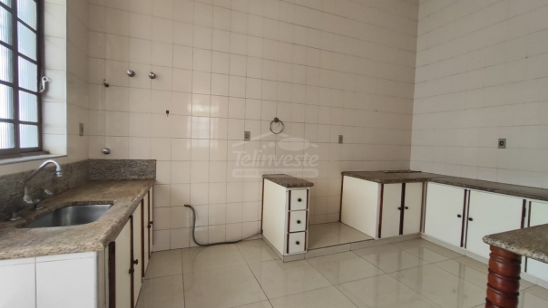 Excelente Casa Comercial - Centro
