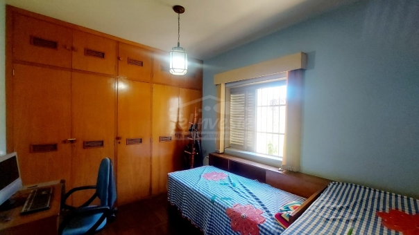 CASA NO CENTRO DE PASSOS/PROXIMO AO CPN 