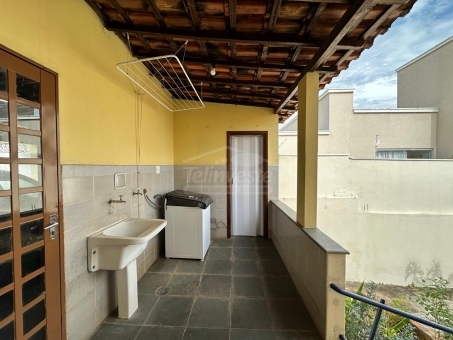 EXCELENTE CASA A VENDA NO MUARAMA