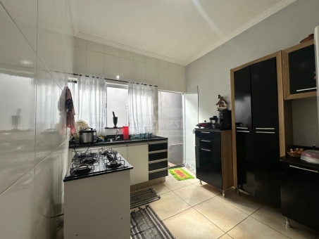 EXCELENTE CASA A VENDA AO LADO DO CONDOM&Iacute;NIO VALE VERDE