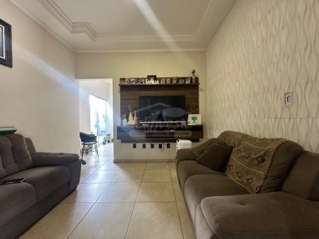 EXCELENTE CASA A VENDA AO LADO DO CONDOM&Iacute;NIO VALE VERDE