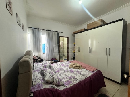 EXCELENTE CASA A VENDA AO LADO DO CONDOM&Iacute;NIO VALE VERDE