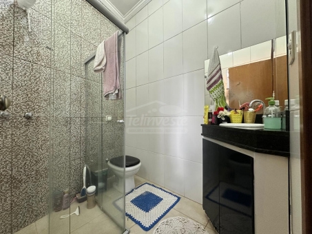 EXCELENTE CASA A VENDA AO LADO DO CONDOM&Iacute;NIO VALE VERDE