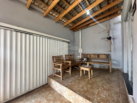 EXCELENTE CASA A VENDA AO LADO DO CONDOM&Iacute;NIO VALE VERDE