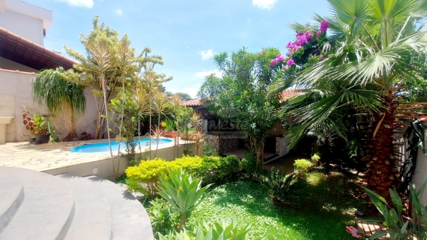 CASA NO BAIRRO VILA RICA 