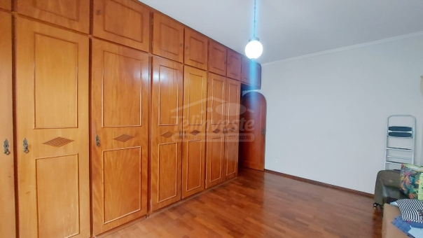 CASA NO BAIRRO MUARAMA