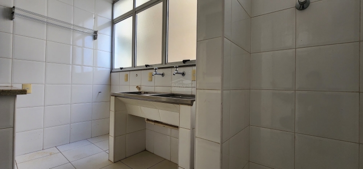APARTAMENTO ALTO PADRAO 