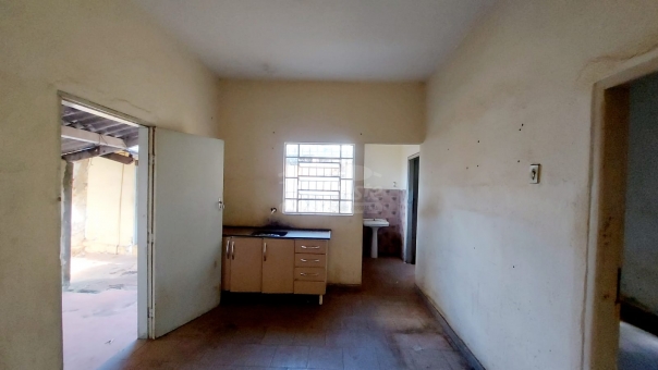 CASA NO CENTRO PR&Oacute;XIMO A AVENIDA AROUCA