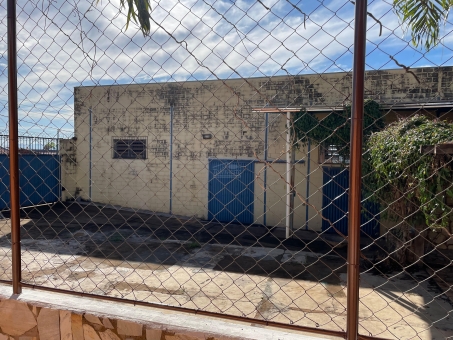 BARRAC&Atilde;O NO BAIRRO COIMBRAS