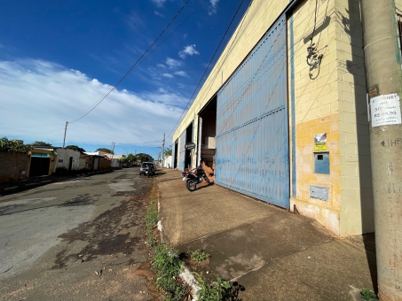 BARRAC&Atilde;O NO BAIRRO COIMBRAS