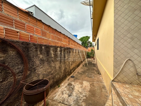 BEL&Iacute;SSIMA CASA A VENDA NO SANTA LUZIA 