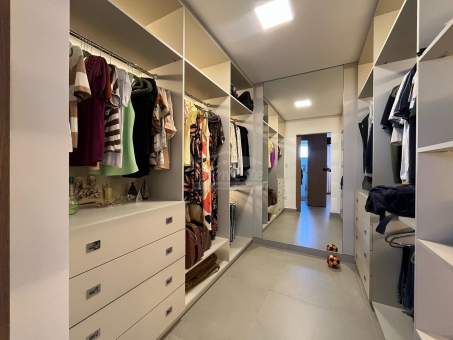 APARTAMENTO ALTO PADRAO 