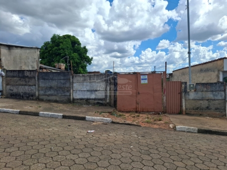 CASA NO BAIRRO CASAR&Atilde;O