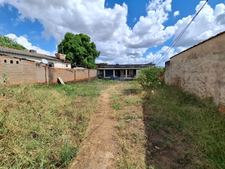 CASA NO BAIRRO CASAR&Atilde;O
