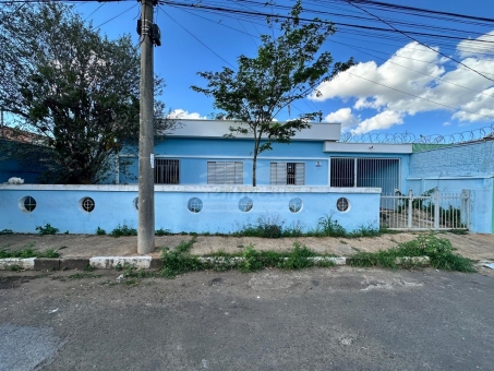 CASA A VENDA NA PENHA A POUCOS METROS DA PO&Ccedil;OS DE CALDAS 