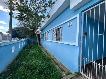 CASA A VENDA NA PENHA A POUCOS METROS DA PO&Ccedil;OS DE CALDAS 