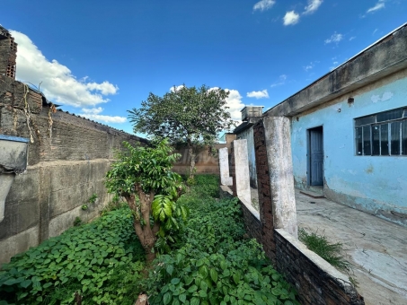 CASA A VENDA NA PENHA A POUCOS METROS DA PO&Ccedil;OS DE CALDAS 