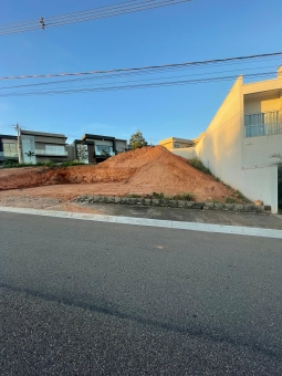 Terreno a venda no Condom&iacute;nio Monte Belo