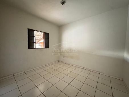 CASA A VENDA PR&Oacute;XIMO A AVENIDA DONA LIQUINHA E PO&Ccedil;OS DE CALDAS