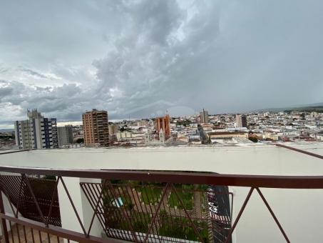 APARTAMENTO EM FRENTE PRA&Ccedil;A DA MATRIZ