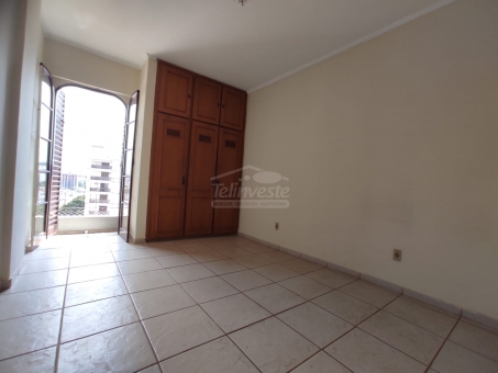 APARTAMENTO EM FRENTE PRA&Ccedil;A DA MATRIZ