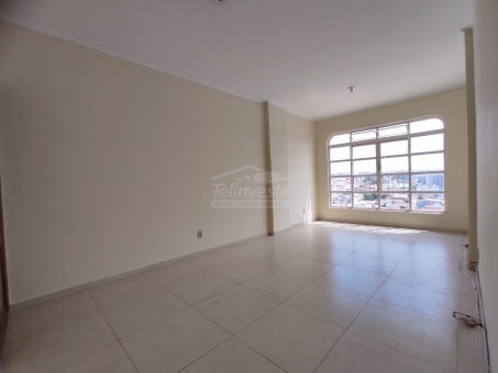 APARTAMENTO EM FRENTE PRA&Ccedil;A DA MATRIZ