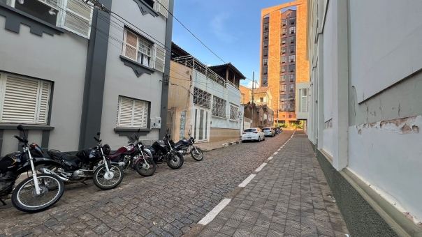 APARTAMENTO CENTRAL PROXIMO A IGREJA MATRIZ E ANTONIO CARLOS
