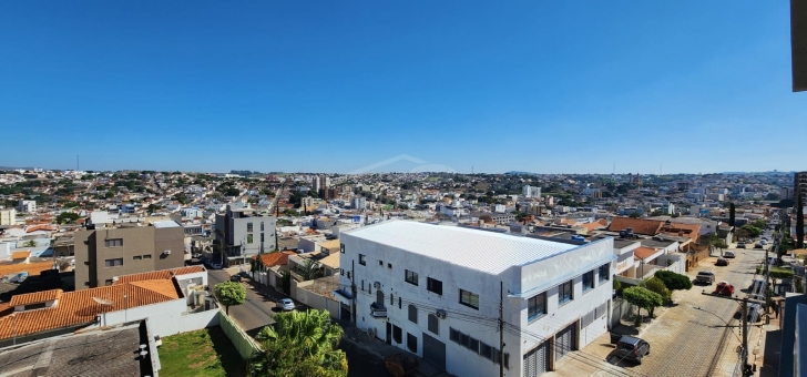 APARTAMENTO FUNCIONAL CENTRAL 