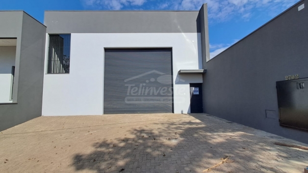 Excelente Barrac&atilde;o Comercial - Av. Juca Stockler
