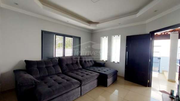 CASA NO BAIRRO CARMELO