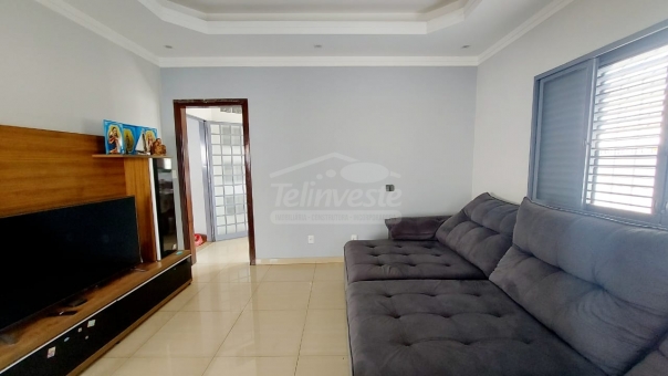 CASA NO BAIRRO CARMELO