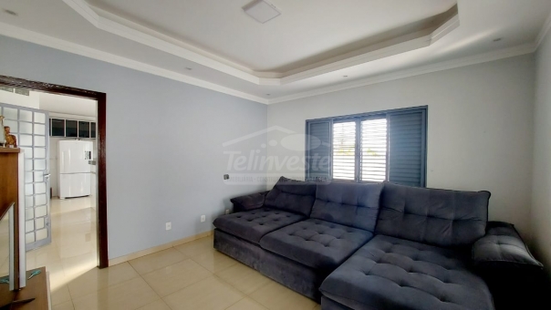 CASA NO BAIRRO CARMELO