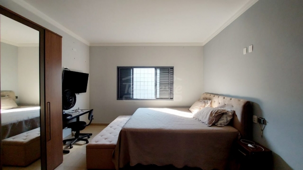 CASA NO BAIRRO CARMELO