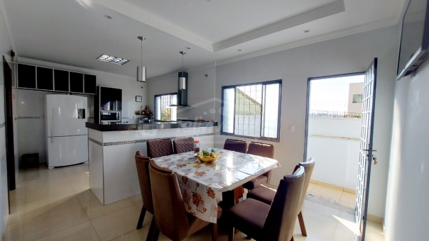 CASA NO BAIRRO CARMELO