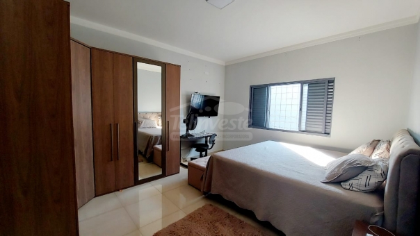 CASA NO BAIRRO CARMELO