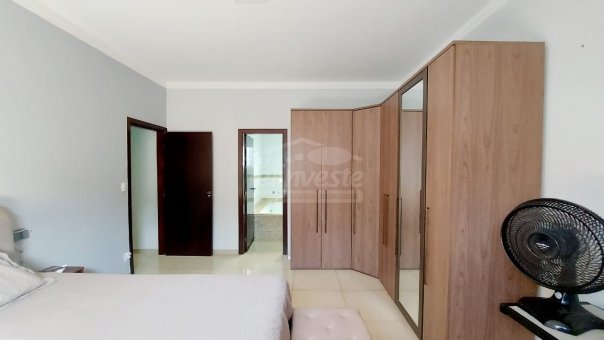 CASA NO BAIRRO CARMELO