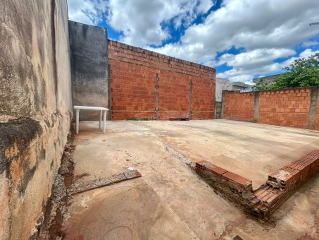 CASA A VENDA - BAIRRO PENHA