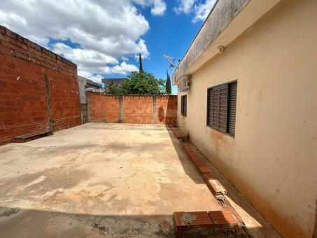 CASA A VENDA - BAIRRO PENHA