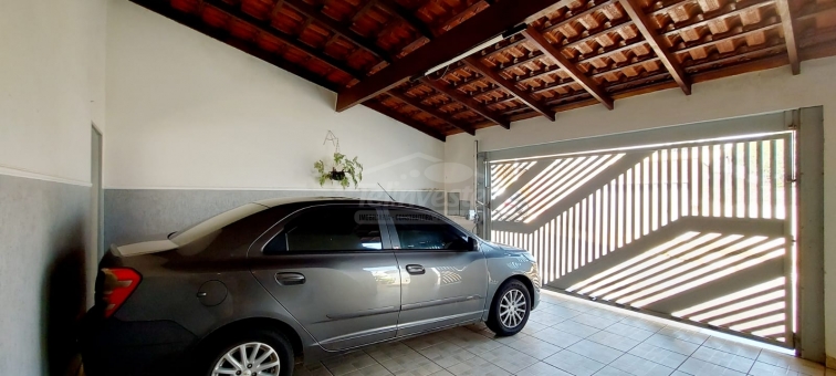 CASA NO BAIRRO CARMELO